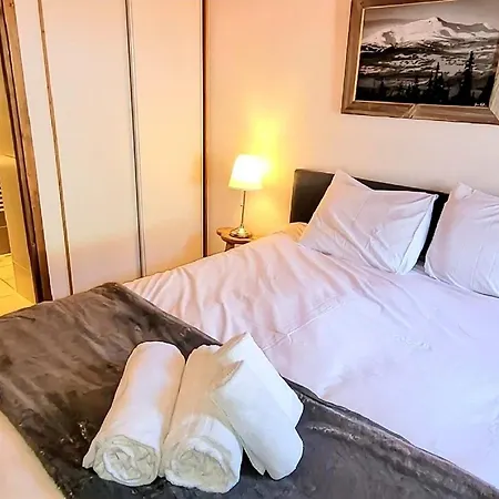 4 Etoiles Aux Gets Avec 2 Chambres, Et Terrasses, Proche Centre Et Pistes De - Fr-1-598-6 * Les Gets